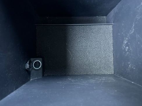 Used 2018 Nissan Titan SL w/ Chrome Package image 33