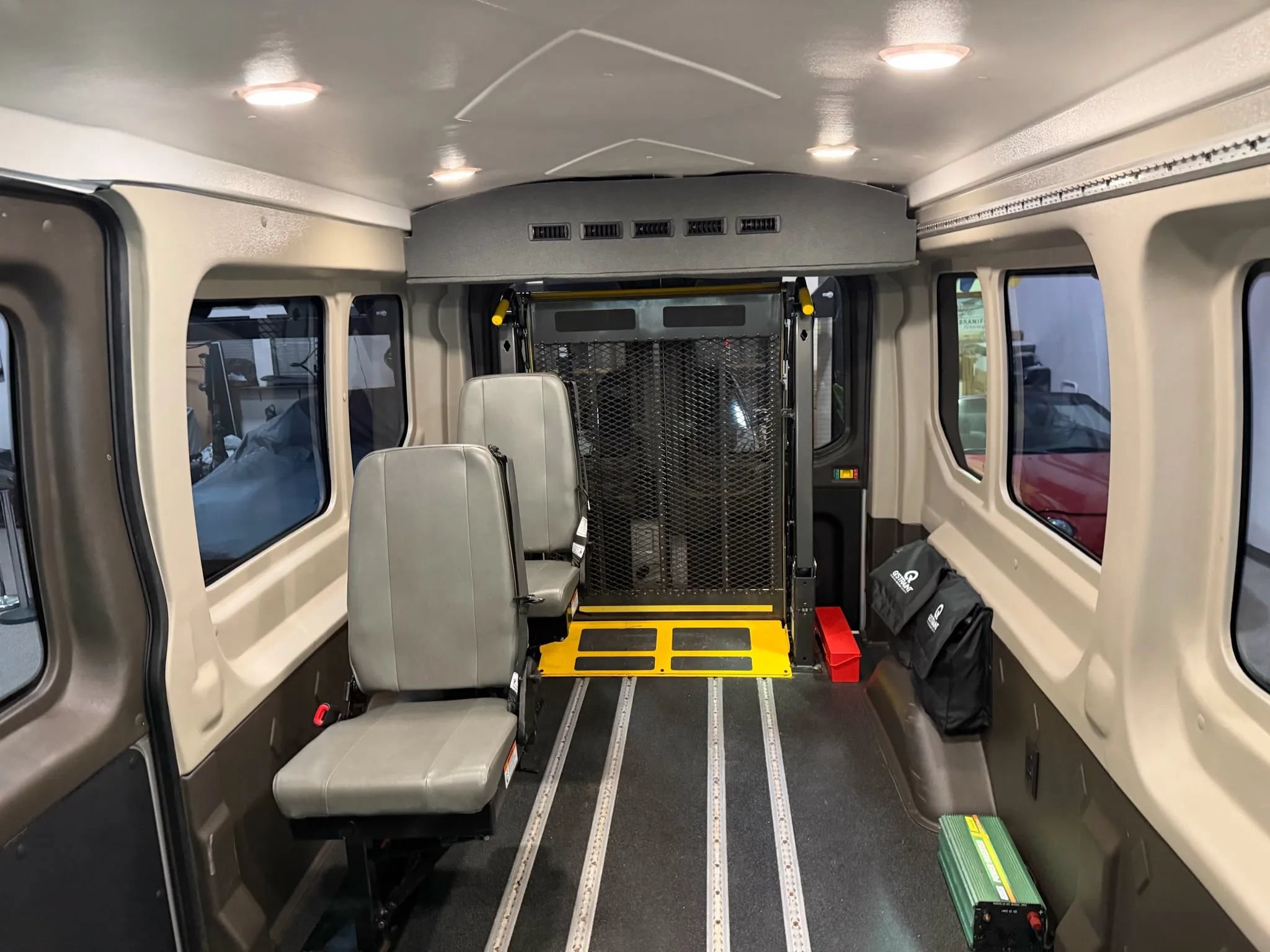 Used 2020 Ford Transit 250 Medium Roof RWD image 37