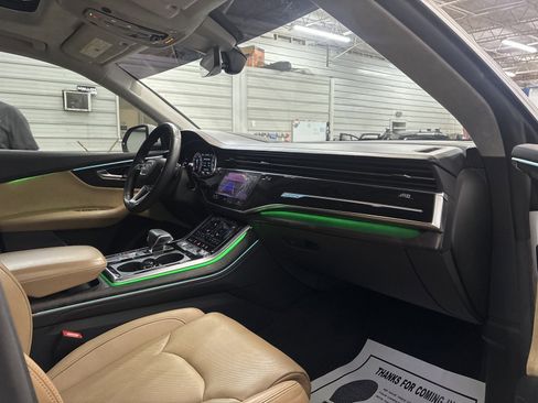 Used 2019 Audi Q8 Prestige w/ Luxury Package image 26