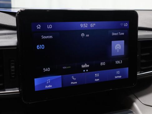 Used 2023 Ford Explorer XLT w/ Equipment Group 202A AWD/4WD image 2