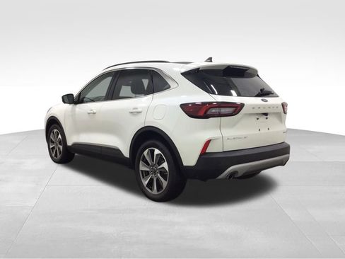 Used 2024 Ford Escape Platinum image 3