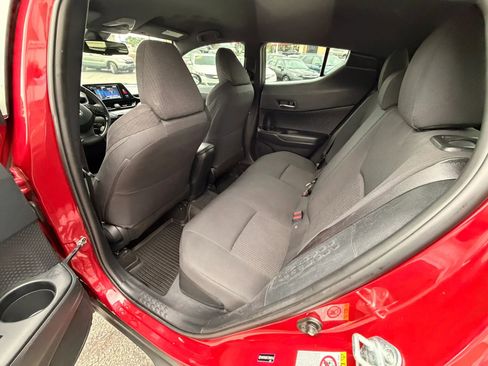 Used 2018 Toyota C-HR XLE FWD image 17
