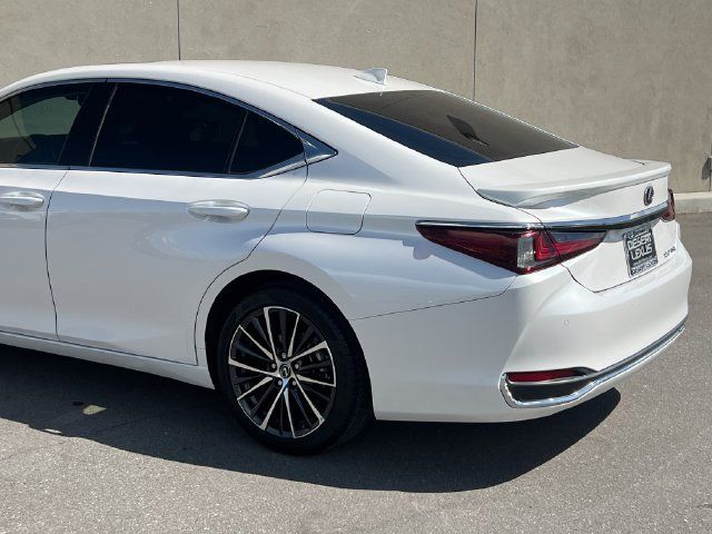 Used 2024 Lexus ES 300h w/ Premium Package FWD image 7