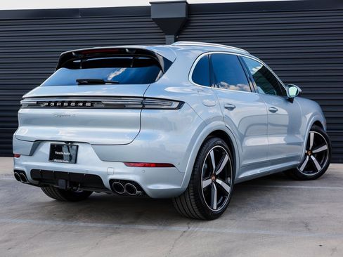 New 2026 Porsche Cayenne S image 7