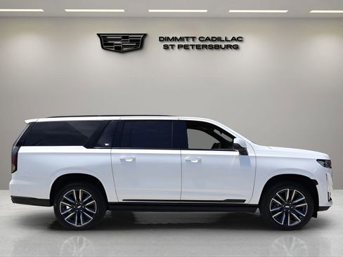 Certified 2022 Cadillac Escalade ESV Sport w/ Touring Package AWD/4WD image 6