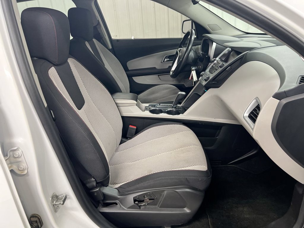 Used 2015 Chevrolet Equinox LT w/ Driver Convenience Package FWD image 21