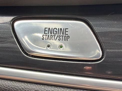 Used 2021 Buick Enclave Essence FWD image 37