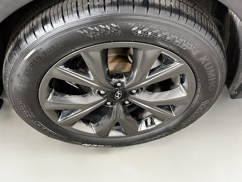 Used 2017 Hyundai Santa Fe Sport AWD/4WD image 17