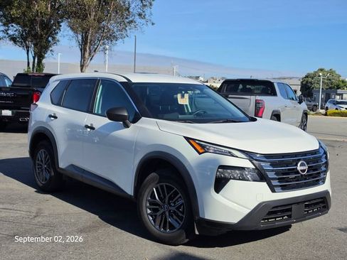 Used 2024 Nissan Rogue S FWD image 1