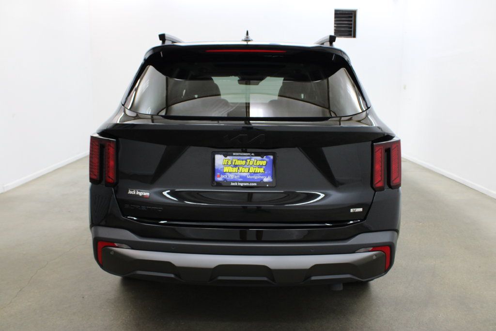 Used 2025 Kia Sorento X-Line EX AWD/4WD image 4