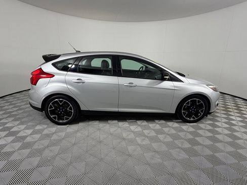 Used 2014 Ford Focus SE w/ Equipment Group 201A FWD image 3