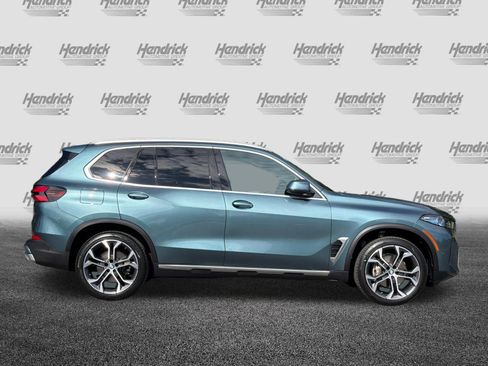 Used 2025 BMW X5 xDrive40i w/ Premium Package AWD/4WD image 3