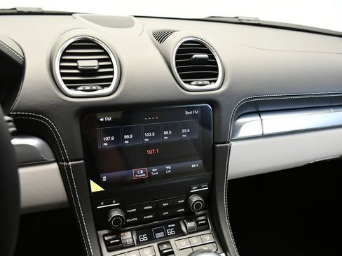 Certified 2024 Porsche 718 Boxster RWD image 23