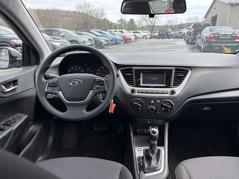 Used 2022 Hyundai Accent SE image 5