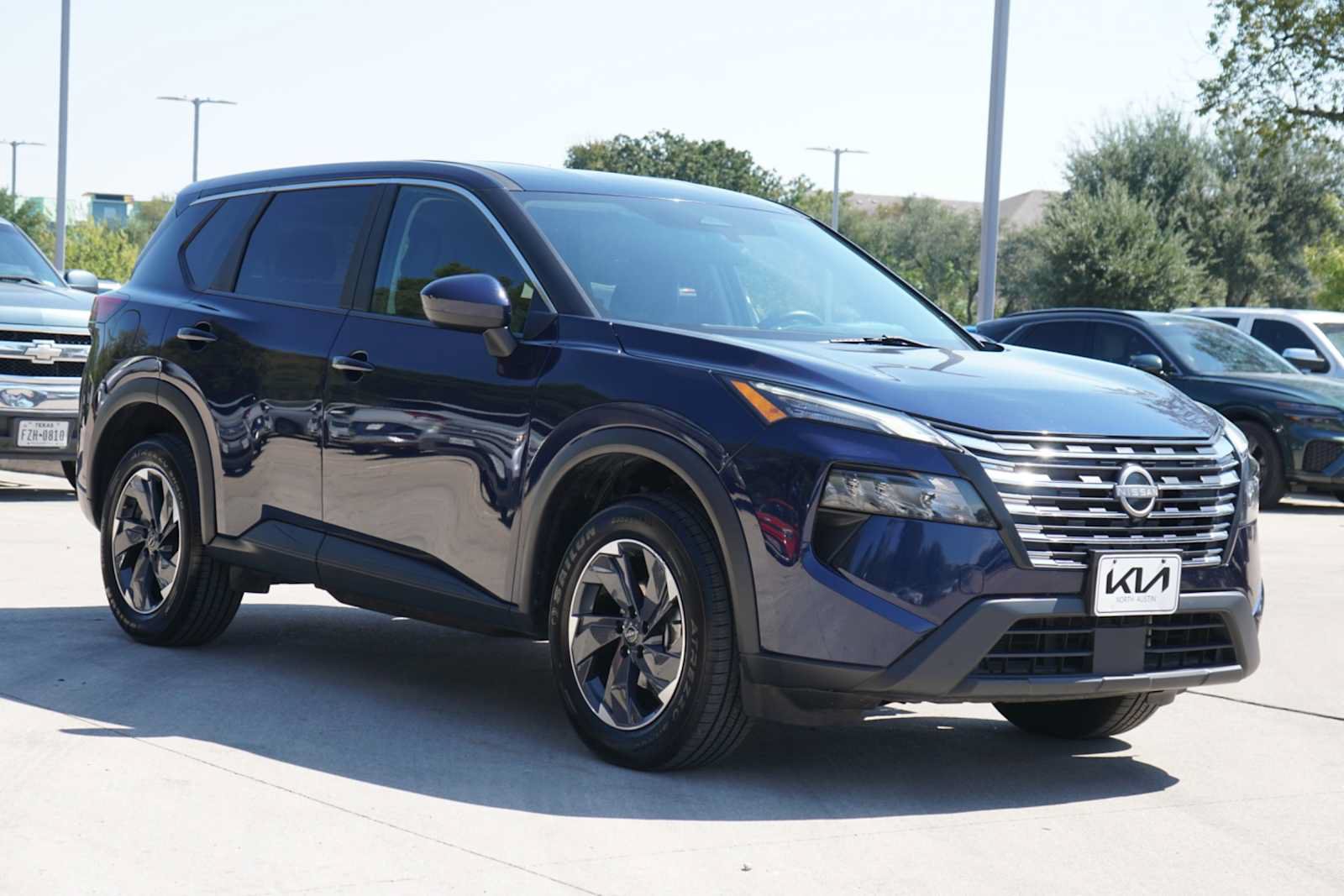 Used 2024 Nissan Rogue SV FWD image 5