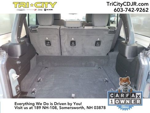 Used 2024 Jeep Wrangler Unlimited Sahara image 21