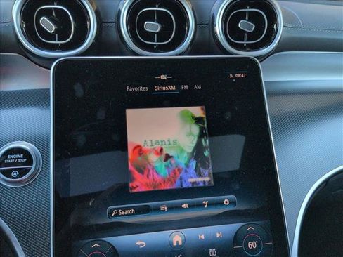 Used 2024 Mercedes-Benz GLC 300 4MATIC image 11