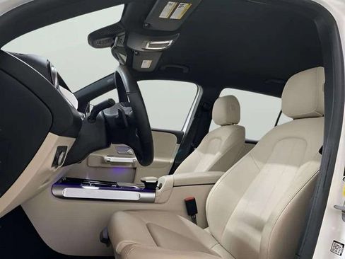 Used 2023 Mercedes-Benz EQB 300 4MATIC w/ Exclusive Package image 26