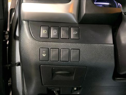 Used 2018 Toyota Highlander XLE AWD/4WD image 35