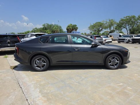New 2026 Kia K4 FWD image 9