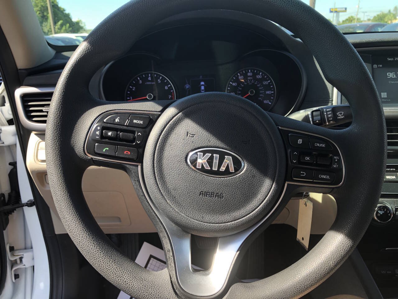 Used 2018 Kia Optima LX w/ 17" Alloy Wheels Package FWD image 17