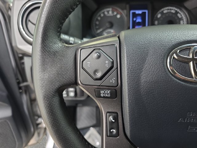 Used 2017 Toyota Tacoma TRD Sport w/ Tow Package (A/T) AWD/4WD image 17
