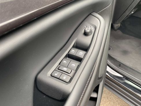 Certified 2023 Jeep Grand Cherokee Laredo w/ Luxury Tech Group I image 21