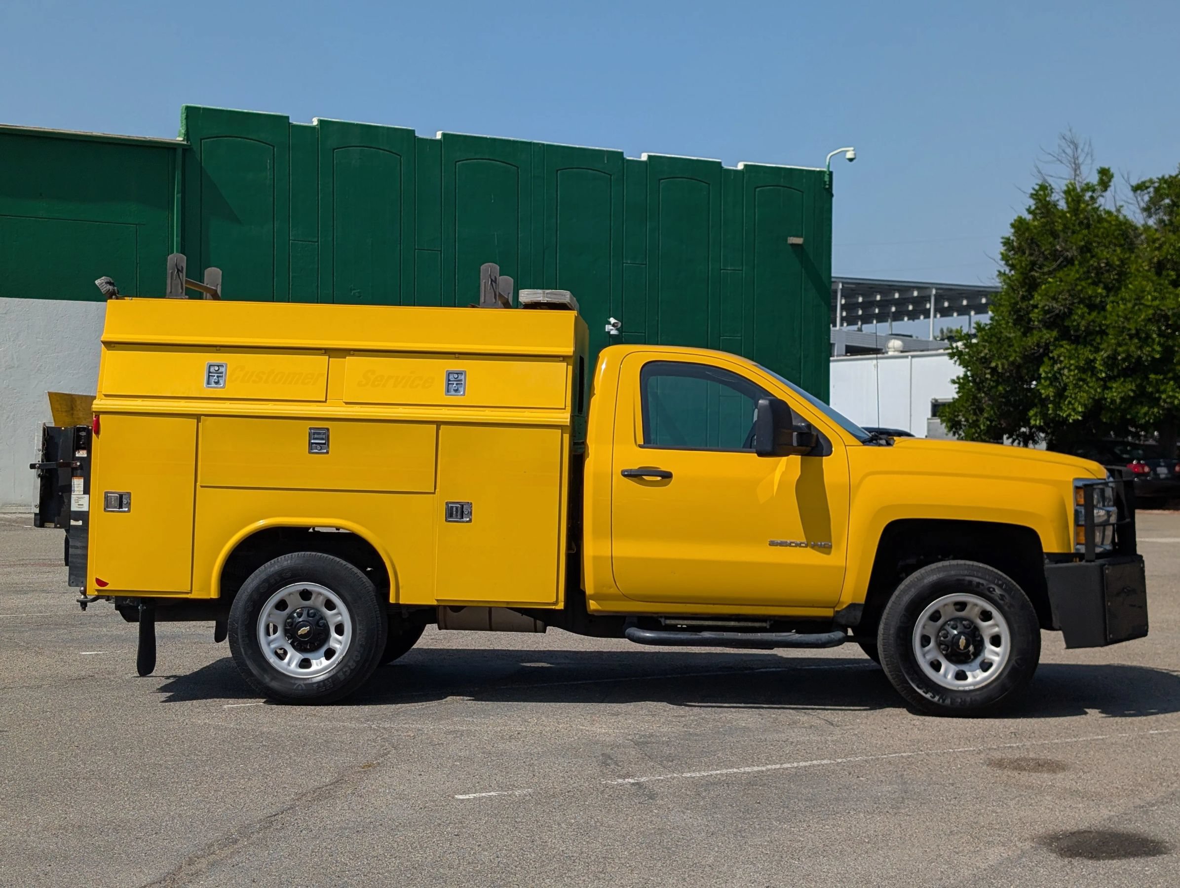 Used 2018 Chevrolet Silverado 3500 W/T AWD/4WD image 9