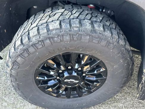 Used 2024 Chevrolet Silverado 2500 LT w/ Midnight Edition image 14