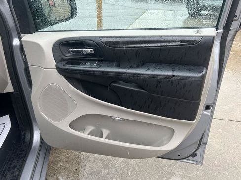 Used 2014 Dodge Grand Caravan SXT FWD image 15
