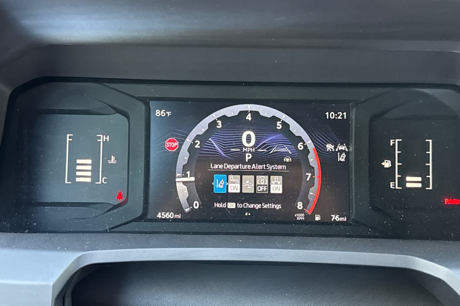Used 2025 Toyota Tacoma SR5 AWD/4WD image 23