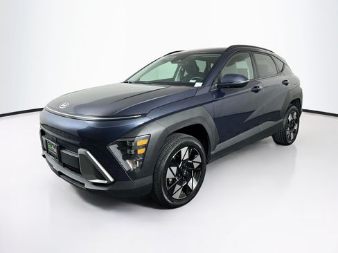 Used 2025 Hyundai Kona SEL AWD/4WD image 3