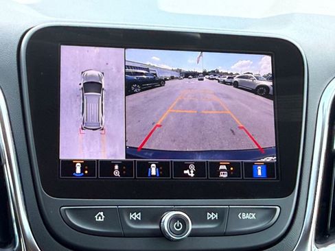 Used 2022 Chevrolet Equinox LT AWD/4WD image 16