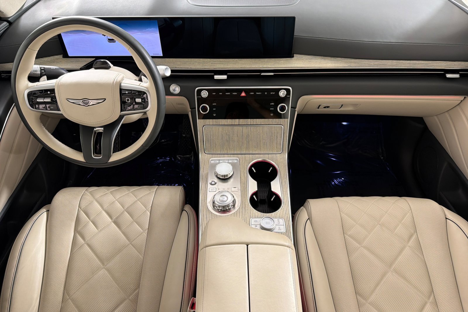 Used 2025 Genesis GV80 3.5T Prestige AWD/4WD image 12
