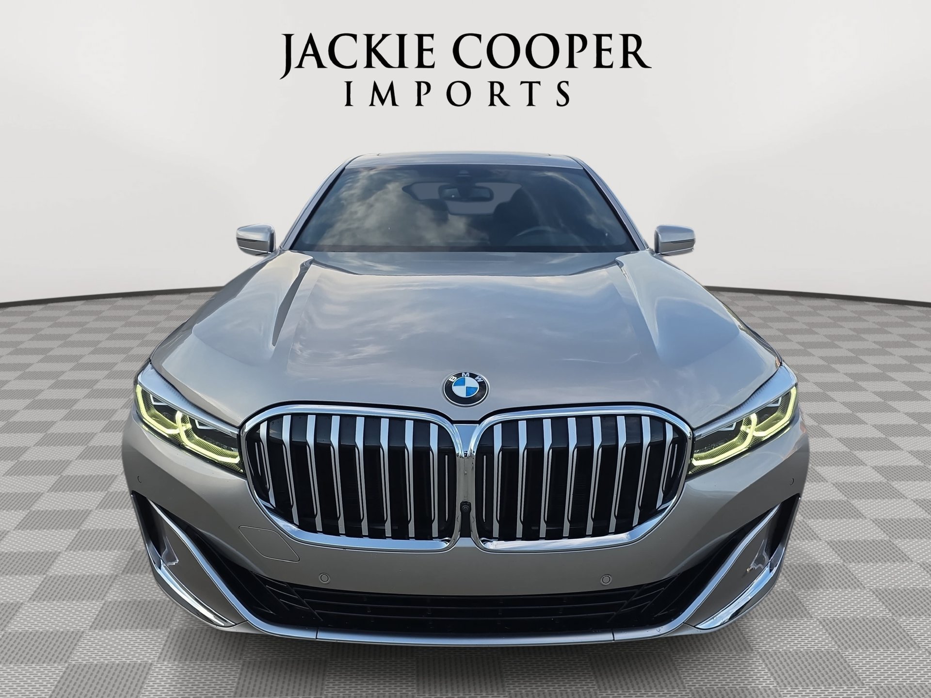 Used 2022 BMW 750i xDrive w/ Executive Package AWD/4WD image 2