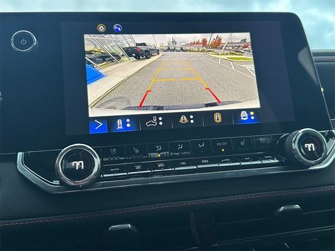 Used 2024 Chevrolet Colorado Z71 w/ Z71 Convenience Package 2 image 26