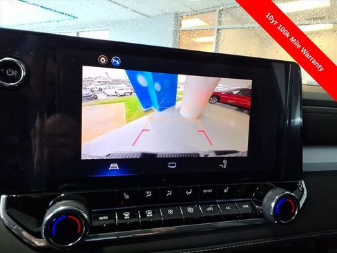 New 2026 Chevrolet Colorado LT image 18