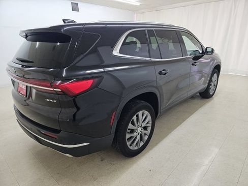 Used 2025 Buick Enclave Preferred AWD/4WD image 15