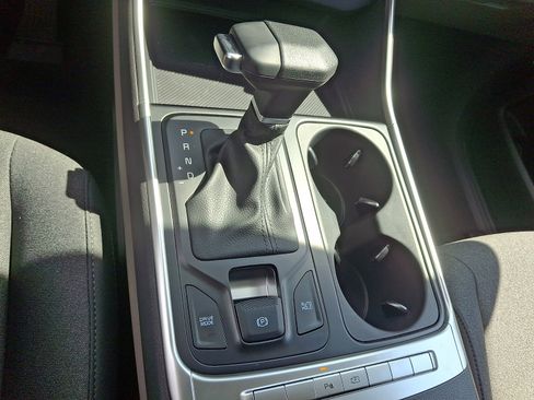 New 2026 Kia Carnival LX FWD image 16