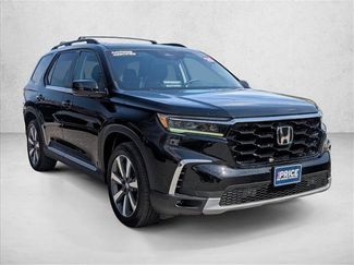 Used 2025 Honda Pilot Touring video 3