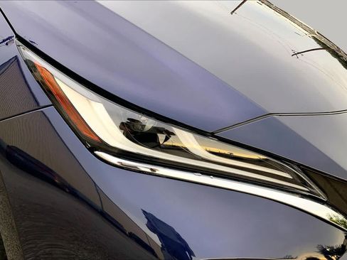 Used 2022 Toyota Venza XLE AWD/4WD image 26