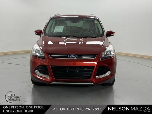 Used 2014 Ford Escape Titanium w/ Equipment Group 401A FWD image 2