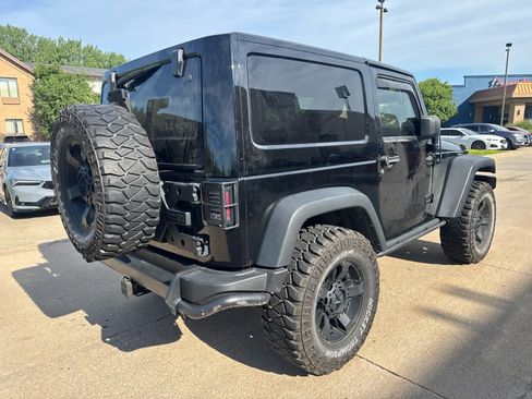Used 2012 Jeep Wrangler Rubicon AWD/4WD image 5
