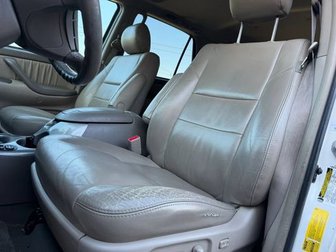 Used 2007 Toyota Sequoia Limited RWD image 10