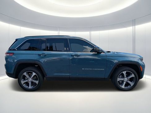Used 2026 Jeep Grand Cherokee Limited RWD image 3