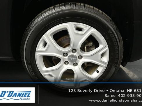 Used 2018 Jeep Renegade Limited AWD/4WD image 42