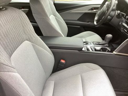 Certified 2025 Toyota Camry LE image 3