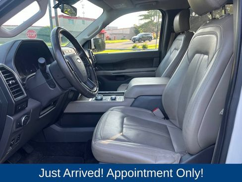 Used 2018 Ford Expedition Max Limited w/ Equipment Group 301A AWD/4WD image 9