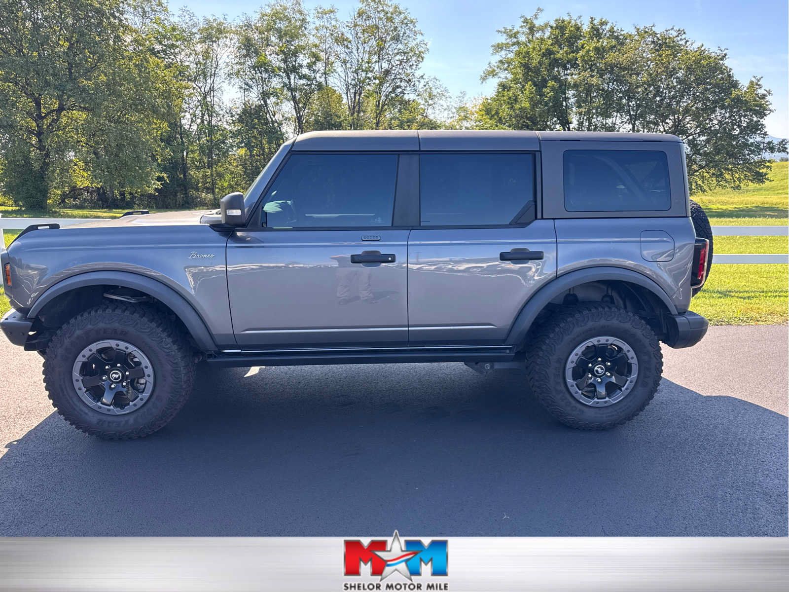 Used 2023 Ford Bronco Badlands AWD/4WD image 1
