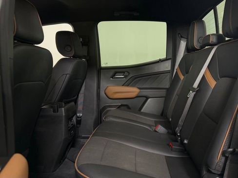Used 2025 GMC Canyon AT4 AWD/4WD image 24